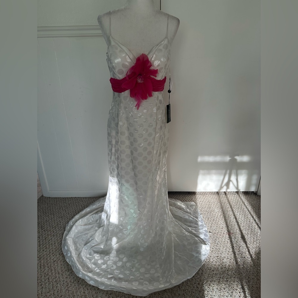 Jovani Elegant White Gown with Pink Bow dress size 14 new with tag